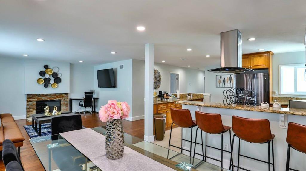 H&H Modern Lux 4Bd 1 King Suite 3 Queen Socal Disney Westminster Eksteriør billede