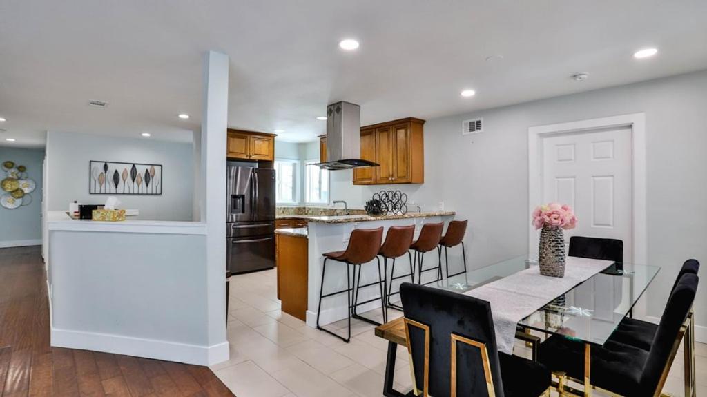H&H Modern Lux 4Bd 1 King Suite 3 Queen Socal Disney Westminster Eksteriør billede